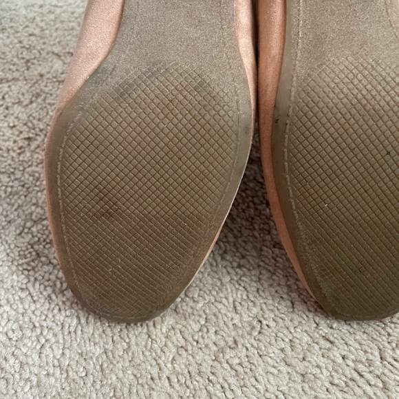 Trendy faux suede ankle boots with glitter heel. Size 8 - Picture 5 of 6